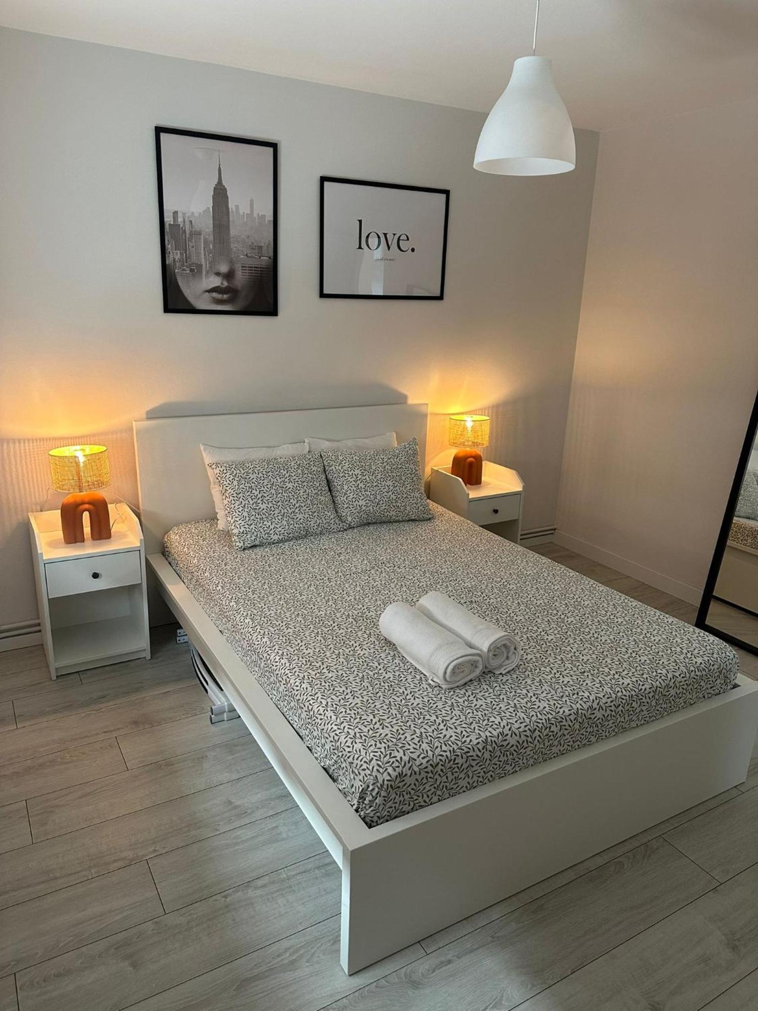 Cozy Flat 5 Mins From The Beach Gijon Exterior photo